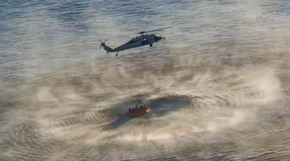 Misión Artemis II regresa con éxito a la Tierra y deja impactantes imágenes del amerizaje | 32 | Misión Artemis II regresa con éxito a la Tierra y deja impactantes imágenes del amerizaje - Noticias de hoy en República Dominicana | De Último Minuto