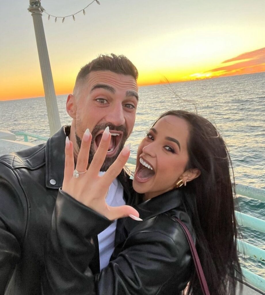 Becky G confirma que aunque canceló su compromiso perdonó la infidelidad de su novio y regresó con él