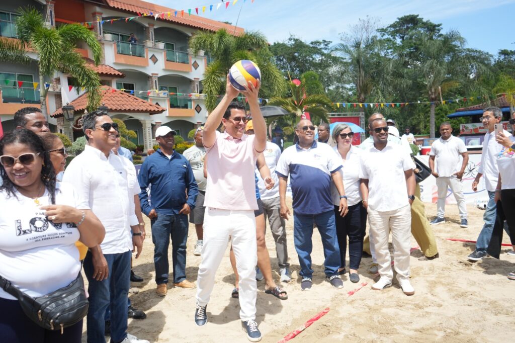 Arranca torneo de voleibol playero 3 para 3 del Festival Deportivo Hato Mayor-Vicentillo Semana Santa 2026 | 5 | Arranca torneo de voleibol playero 3 para 3 del Festival Deportivo Hato Mayor-Vicentillo Semana Santa 2026
