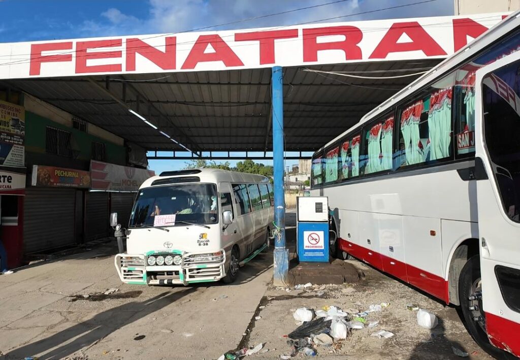 Flujo de pasajeros hacia el Sur se concentró entre el Jueves Santo y primeras horas del Viernes Santo, afirman chóferes | 7 | Flujo de pasajeros hacia el Sur se concentró entre el Jueves Santo y primeras horas del Viernes Santo, afirman chóferes - Noticias de hoy en República Dominicana | De Último Minuto