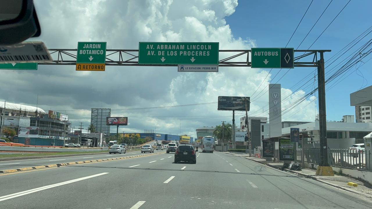 Principales avenidas de Santo Domingo lucen desoladas durante este Sábado Santo