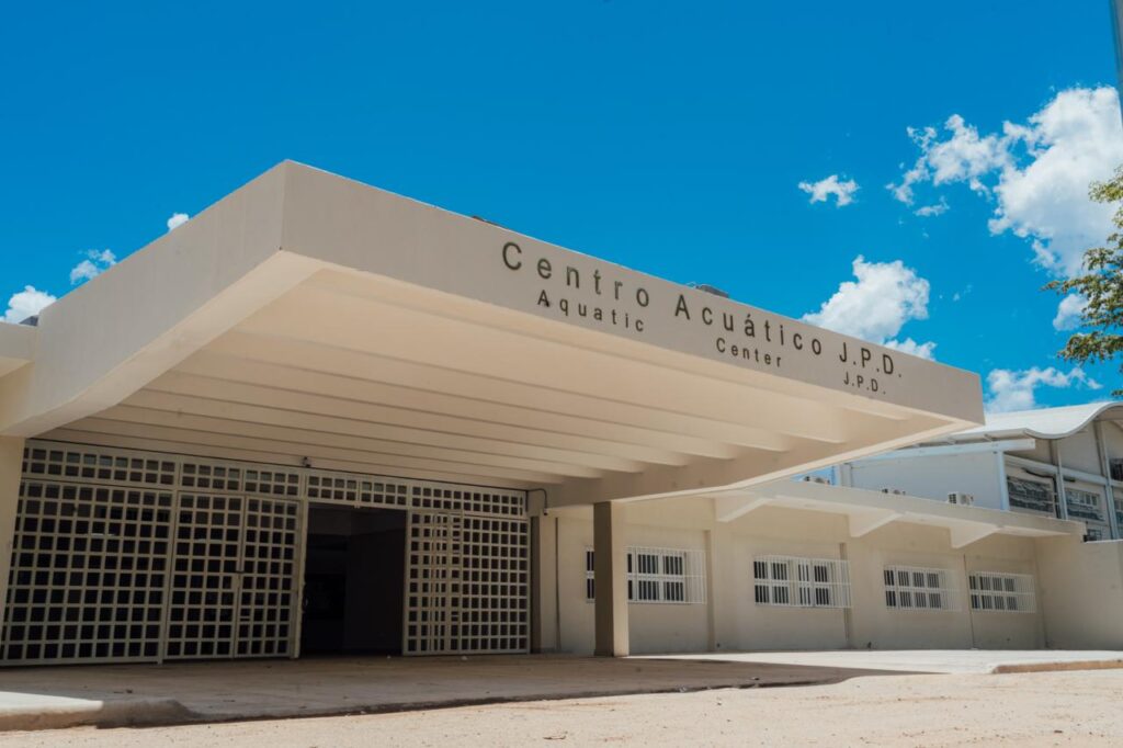 Ministro Ito Bisonó entrega Centro Acuático del Centro Olímpico y anuncia su certificación internacional | 12 | Ministro Ito Bisonó entrega Centro Acuático del Centro Olímpico y anuncia su certificación internacional - Noticias de hoy en República Dominicana | De Último Minuto