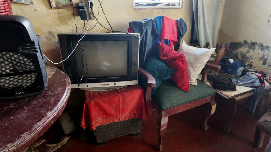 Residentes de Los Girasoles I claman por soluciones tras inundaciones productos del desbordamiento de cañada - Noticias de hoy en República Dominicana | De Último Minuto