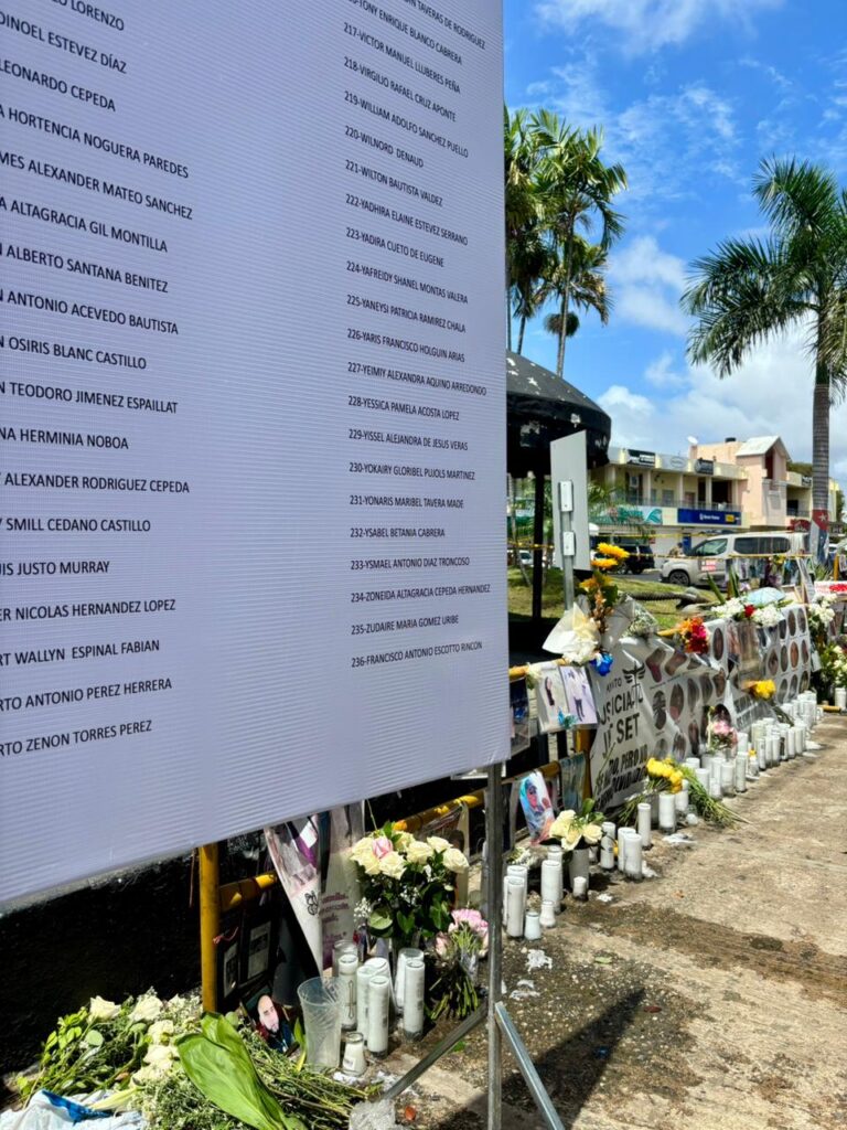 Persisten actos de recuerdo en la “zona cero” del Jet Set tras cese de lluvias; mantienen montaje para misa - Noticias de hoy en República Dominicana | De Último Minuto