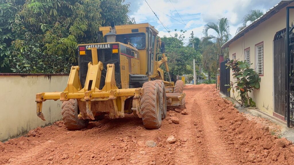 El Limón avanza: Alcaldía y proyecto Amares continúan mejorando caminos y carreteras - Noticias de hoy en República Dominicana | De Último Minuto