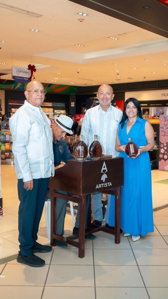 Lanzamiento oficial del Ron Tamboril: un homenaje a la capital mundial del cigarro - Noticias de hoy en República Dominicana | De Último Minuto