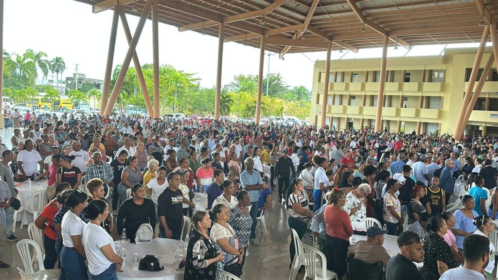 Más de mil familias participan en jornada de diálogo social impulsada por Supérate en Bonao