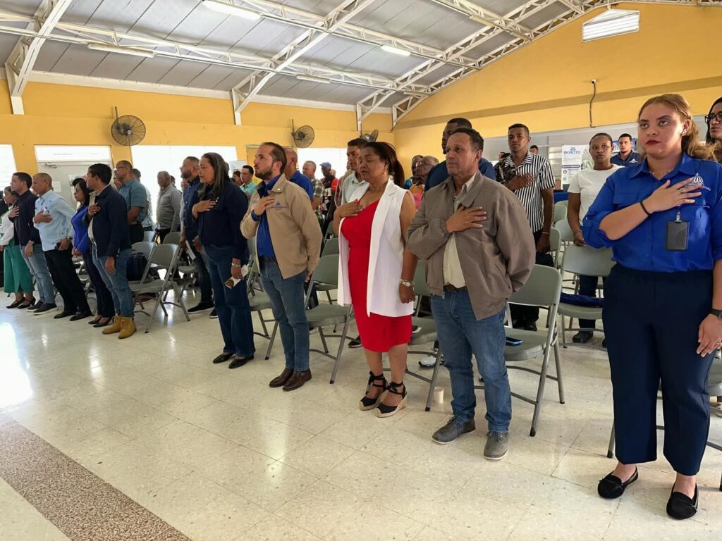 Gobernadoras de Azua y San Juan impulsan programa de riego con inversión de RD$10 millones - Noticias de hoy en República Dominicana | De Último Minuto