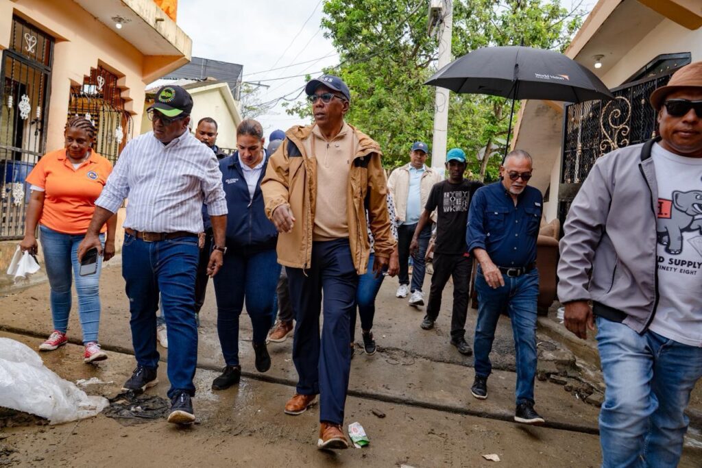 Director de DASAC encabeza recorrido por Los Alcarrizos y La Guáyiga tras daños provocados por inundaciones | 2 | Director de DASAC encabeza recorrido por Los Alcarrizos y La Guáyiga tras daños provocados por inundaciones
