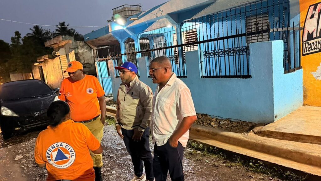 Diputado Jhon Contreras visita zona afectada por inundaciones en La Conejera, Bayaguana | 2 | Diputado Jhon Contreras visita zona afectada por inundaciones en La Conejera, Bayaguana