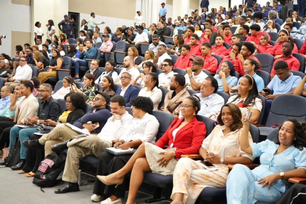 Realizan quinta Gala Regional de la Modalidad en Artes en Azua - Noticias de hoy en República Dominicana | De Último Minuto