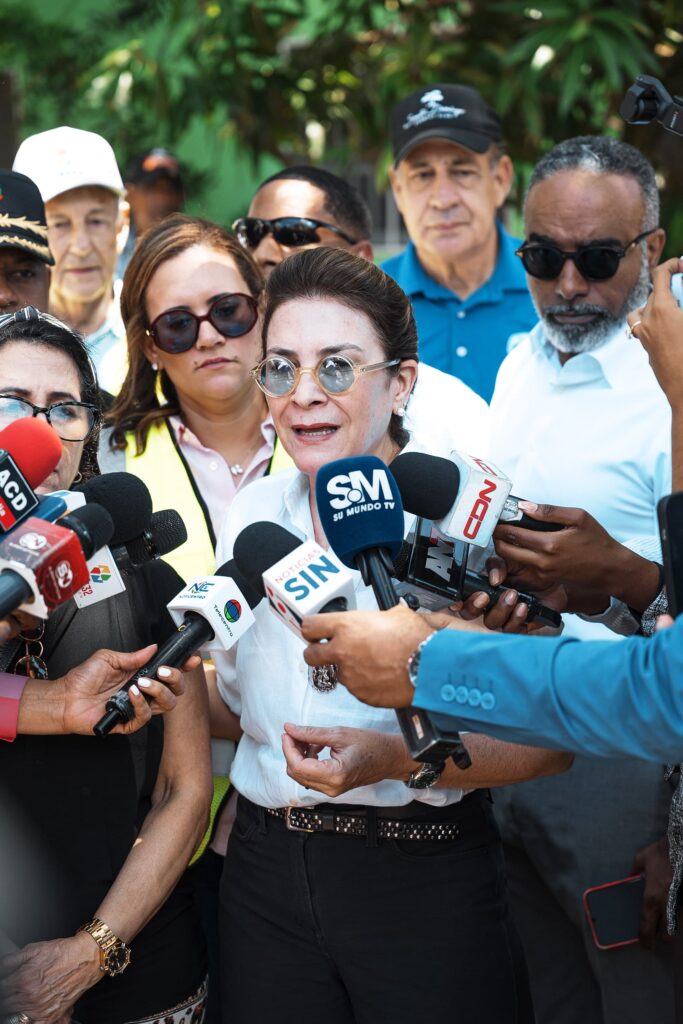 Carolina encabeza operativos de recuperación en Gazcue, el malecón, Ciudad Colonial y Zona Universitaria por fuertes vientos - Noticias de hoy en República Dominicana | De Último Minuto