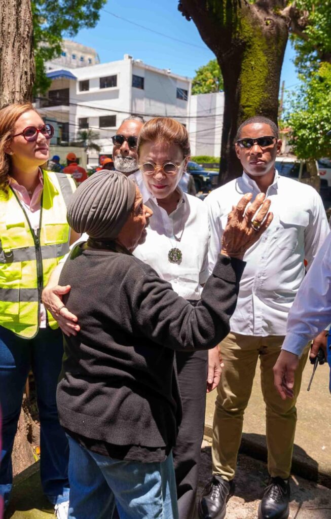 Carolina encabeza operativos de recuperación en Gazcue, el malecón, Ciudad Colonial y Zona Universitaria por fuertes vientos - Noticias de hoy en República Dominicana | De Último Minuto