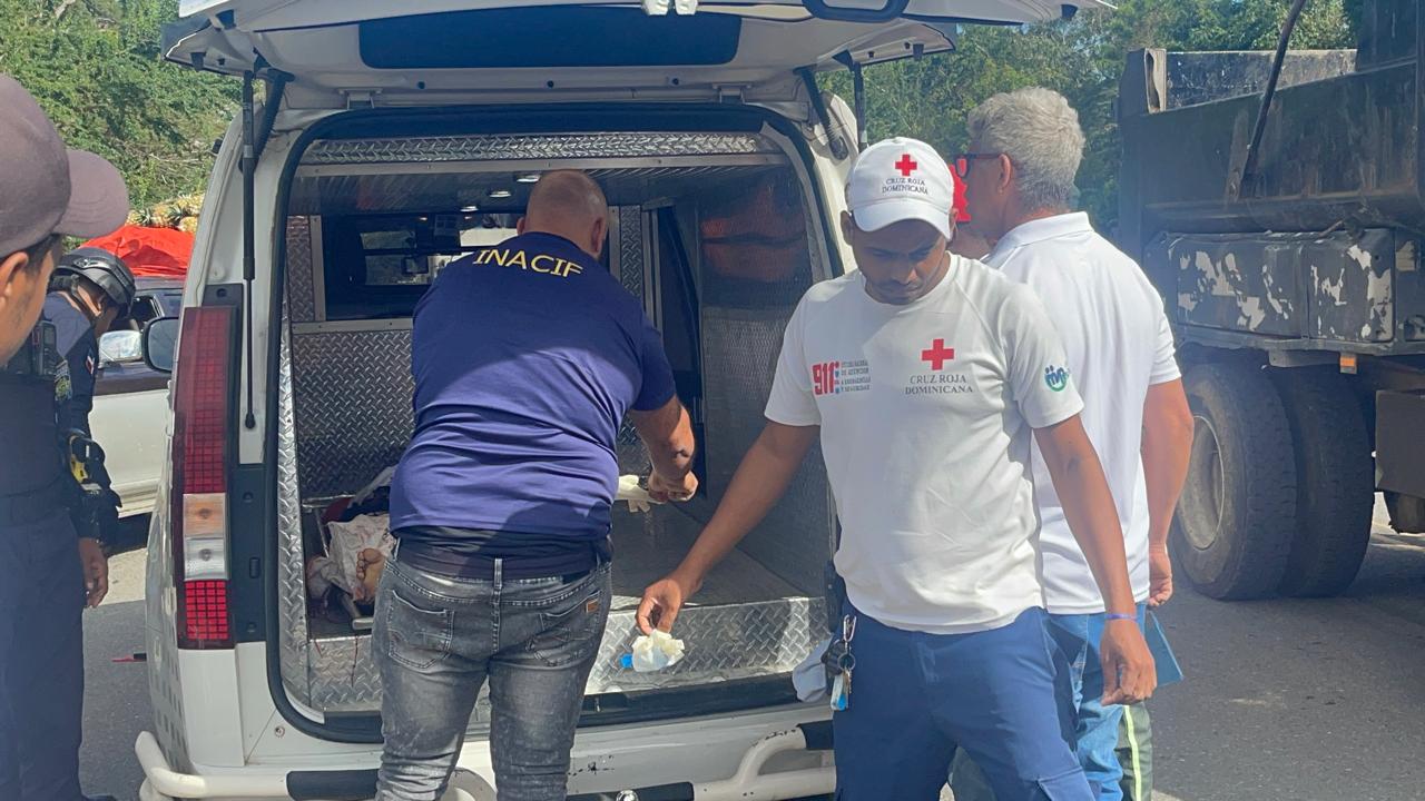 Motorista muere tras ser arrollado por camión y resultar aplastado en la cabeza en Santiago