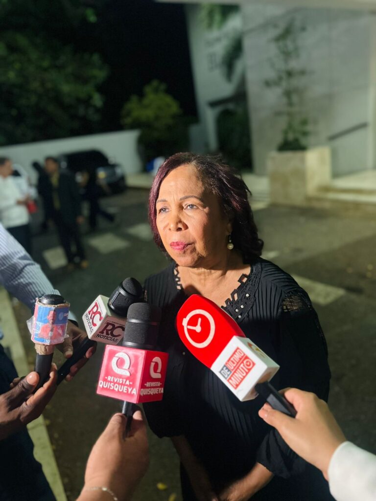 Ante la presencia de familiares y figuras de la vida pública, son velados los restos de Carlos Batista Matos - Noticias de hoy en República Dominicana | De Último Minuto