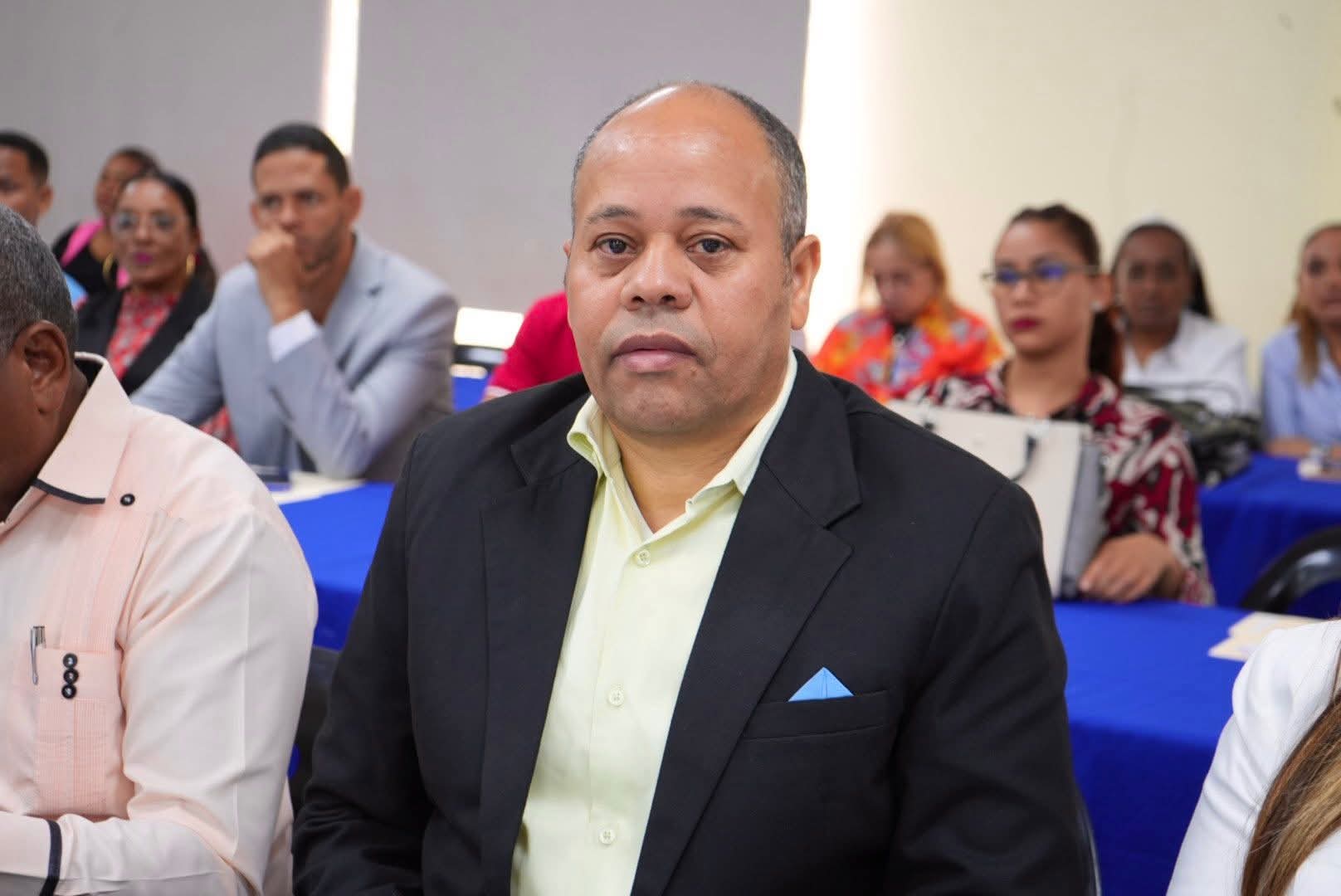Regional 03 de Azua impulsa gestión educativa con seminario de buenas prácticas