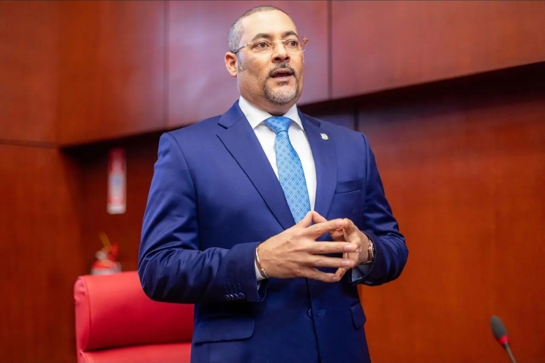 Senador de la Romana busca modificar ley de residuos sólidos