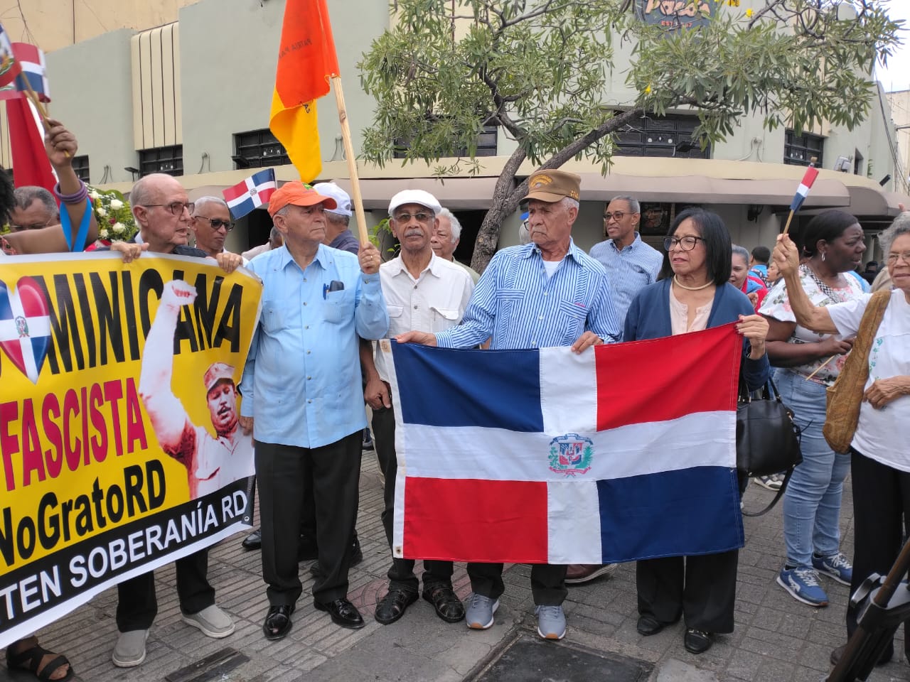 Organizaciones de izquierda conmemoran el 61 aniversario de la Revolución de Abril
