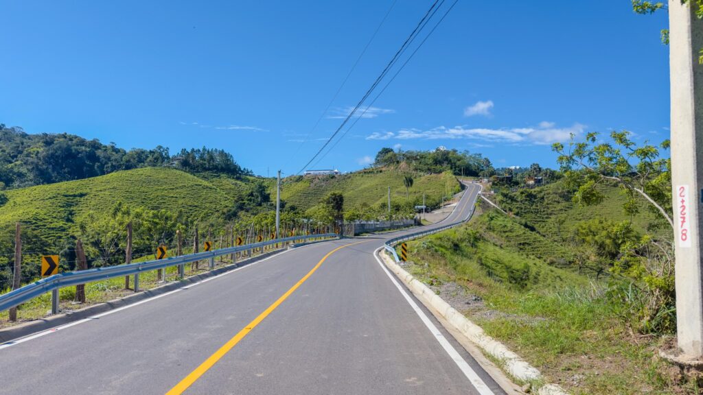 Gobierno deja en funcionamiento tramos La Gina–Conuco Viejo–El Jobo y La Gina–Cementerio de Gina Hueca - Noticias de hoy en República Dominicana | De Último Minuto