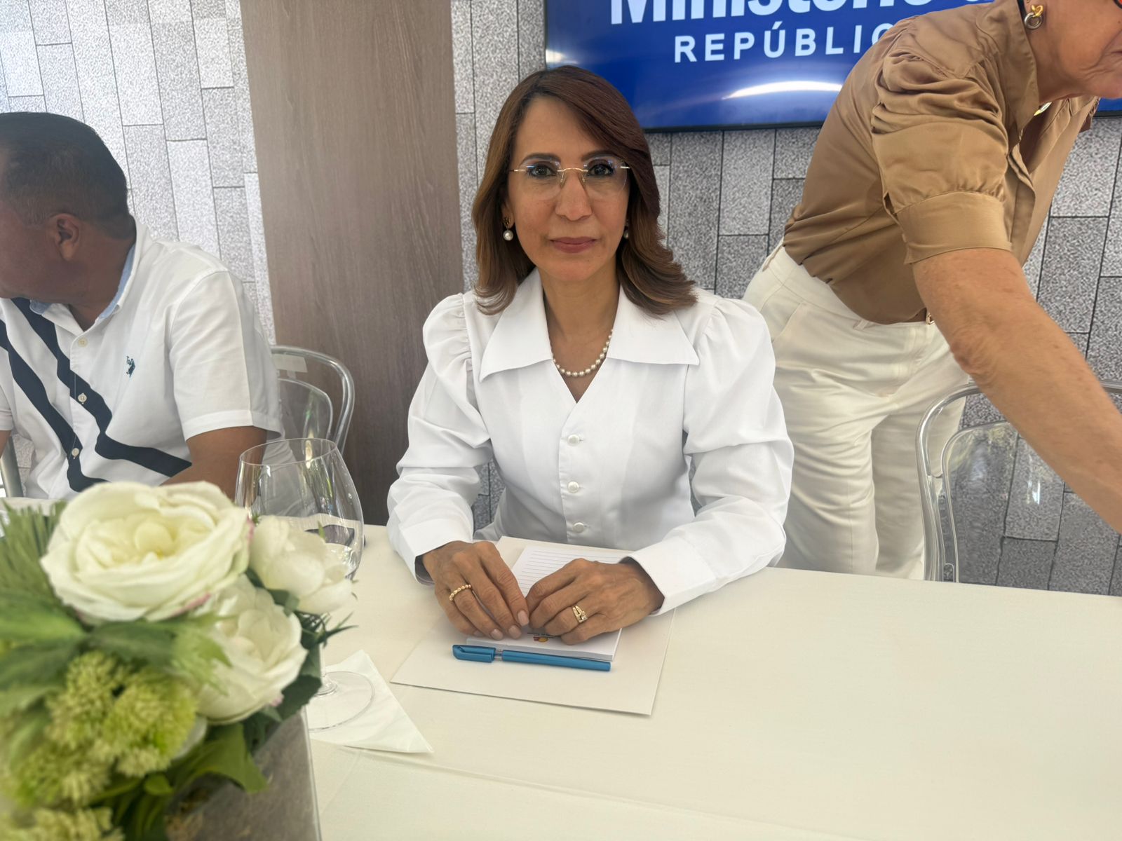 Gobernadora de Puerto Plata dice nuevos módulos en Playa Teco “convertirán vendedores en empresarios”