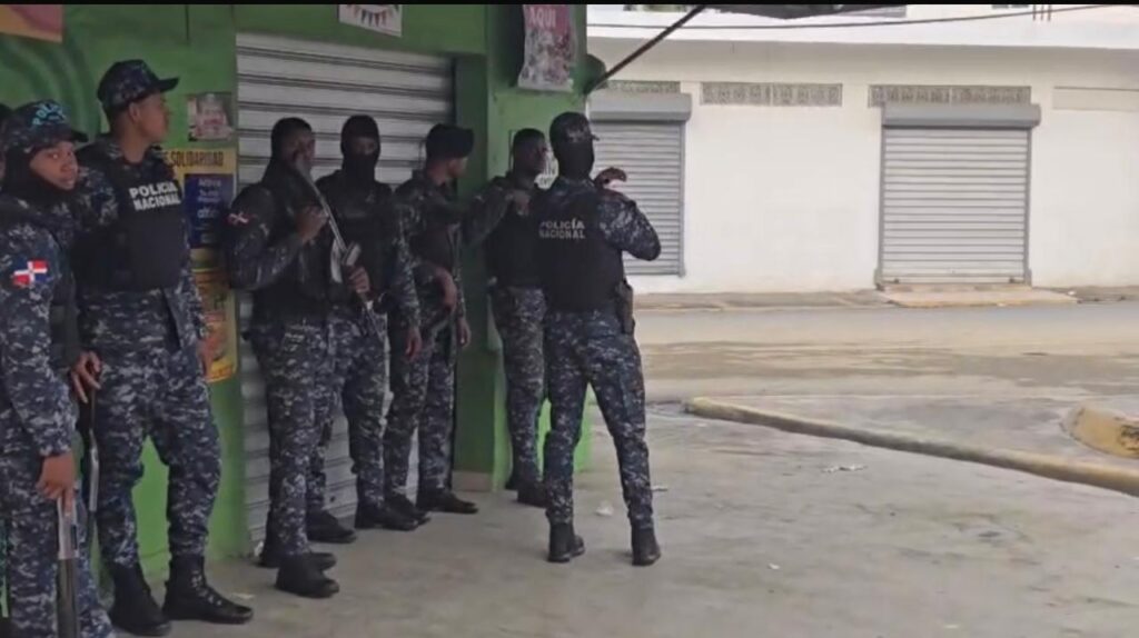 Militarizan municipios de Santiago y otros pueblos del Cibao por paro de 24 horas en demanda de obras sociales - Noticias de hoy en República Dominicana | De Último Minuto