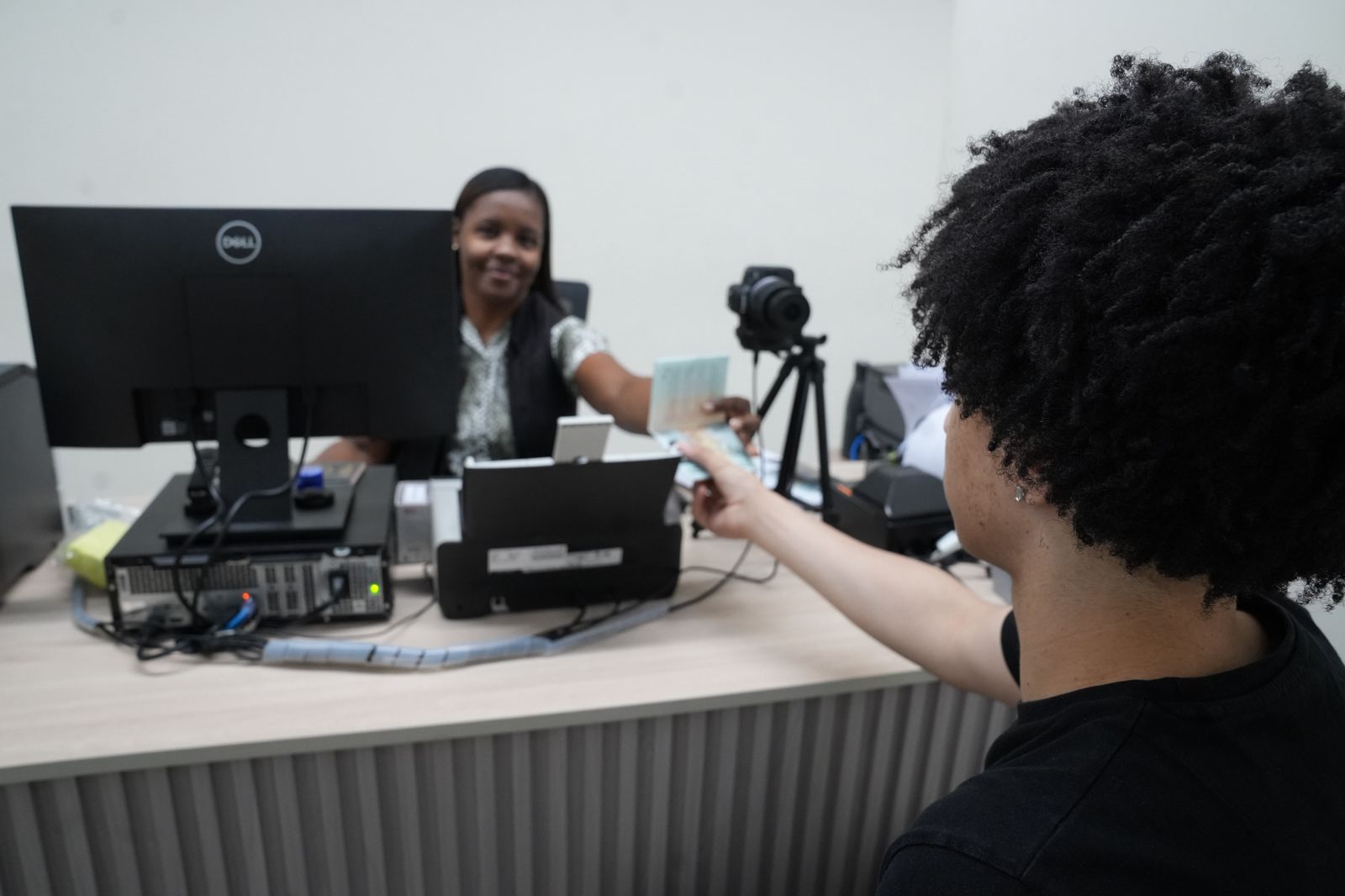 DGP lleva el Pasaporte Electrónico al Cibao