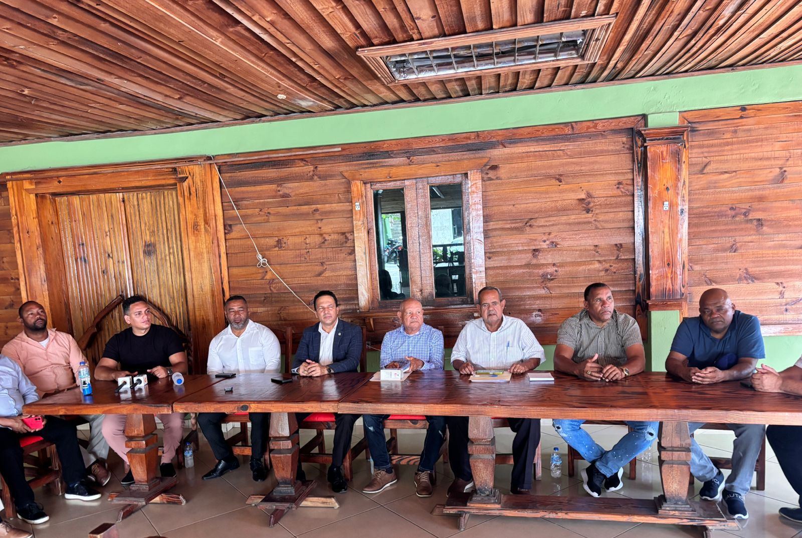 Transportistas dan ultimátum al Gobierno por deterioro crítico de la carretera Yamasá–Santo Domingo