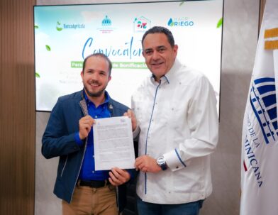 Claudio Caamaño Vélez, director de la TNR y Luis Sánchez Falette, titular de Conaleche.