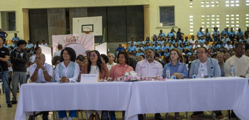 Monte Plata celebra Primera Gala Regional de Artes con masiva participación estudiantil - Noticias de hoy en República Dominicana | De Último Minuto