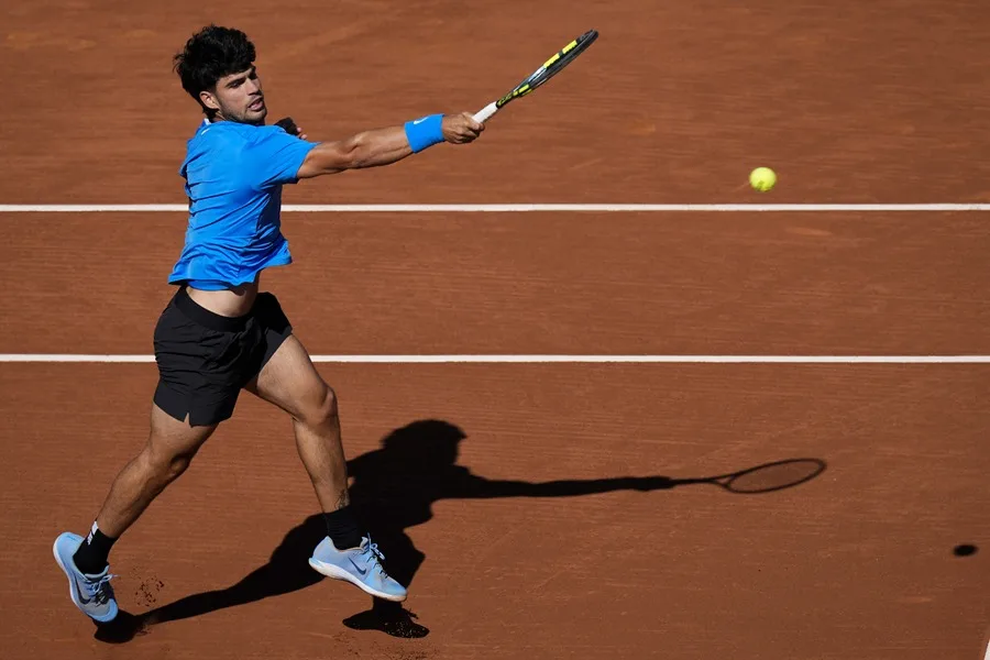 Carlos Alcaraz renuncia a participar en Roland Garros por sus molestias en la muñeca derecha