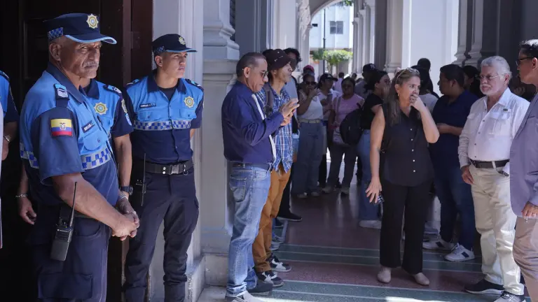 La Fiscalía de Ecuador allana las sedes del Municipio de Guayaquil por presunta falsificación de documentos