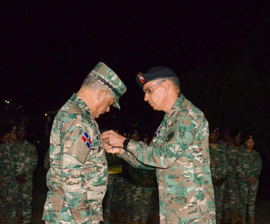 Ejército distingue a 571 miembros con condecoraciones al Mérito Militar y a la Buena Conducta - Noticias de hoy en República Dominicana | De Último Minuto