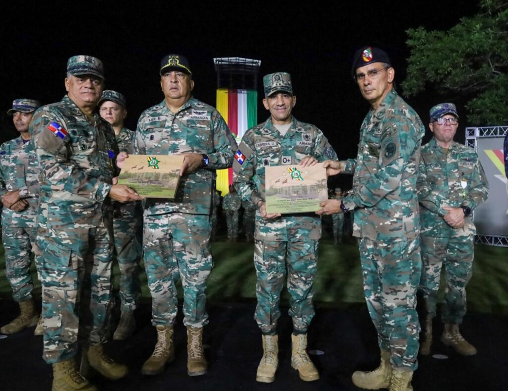 Ejército distingue a 571 miembros con condecoraciones al Mérito Militar y a la Buena Conducta - Noticias de hoy en República Dominicana | De Último Minuto