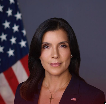 Embajadora de EEUU comparte story de entrevista de Alofoke Media Group