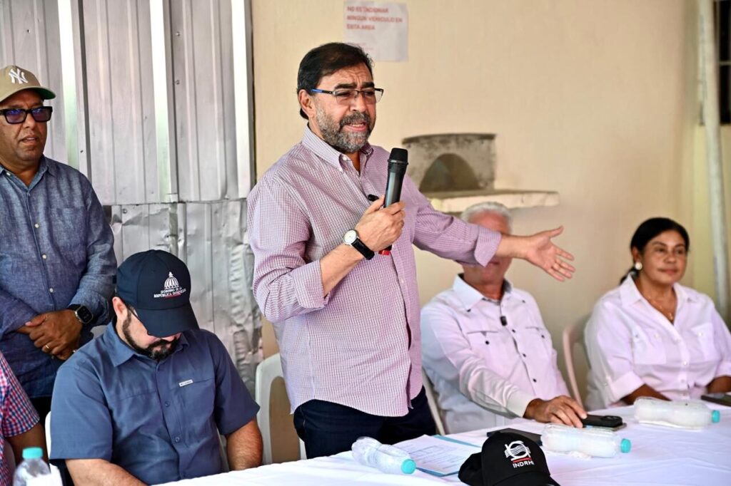 Gobierno intervendrá 166 km de caminos interparcelarios en el Bajo Yuna y Nordeste - Noticias de hoy en República Dominicana | De Último Minuto