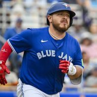 Alejandro Kirk será operado por fractura en el pulgar y estará fuera con Toronto - Noticias de hoy en República Dominicana | De Último Minuto