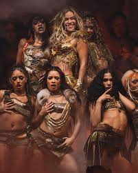 La cantante colombiana Karol G anuncia nueva gira tras hacer historia en Coachella