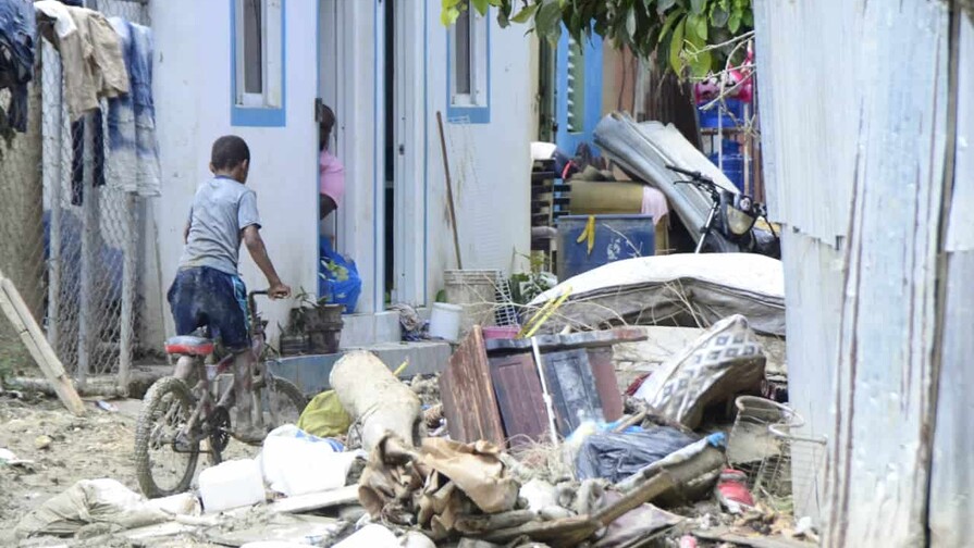 A una semana de las inundaciones en Montellano, familias siguen entre el lodo y el olvido