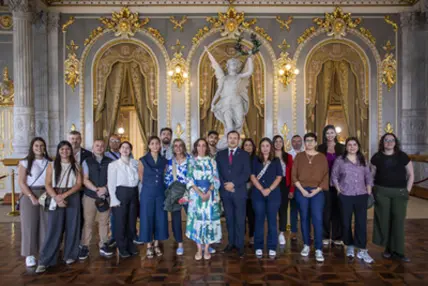 La IA como herramienta artística para reflexionar sobre la degradación del paisaje canario