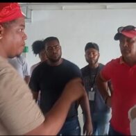 Decenas de obreros protestan en construcción de tienda china en La Romana; exigen pago de varias quincenas - Noticias de hoy en República Dominicana | De Último Minuto