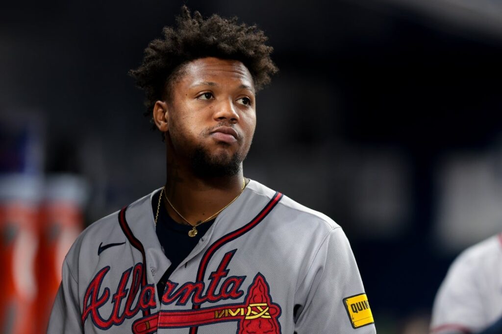 Ronald Acuña Jr. sale del juego por molestias en el pulgar y Yankees esperan regreso de Gerrit Cole - Noticias de hoy en República Dominicana | De Último Minuto