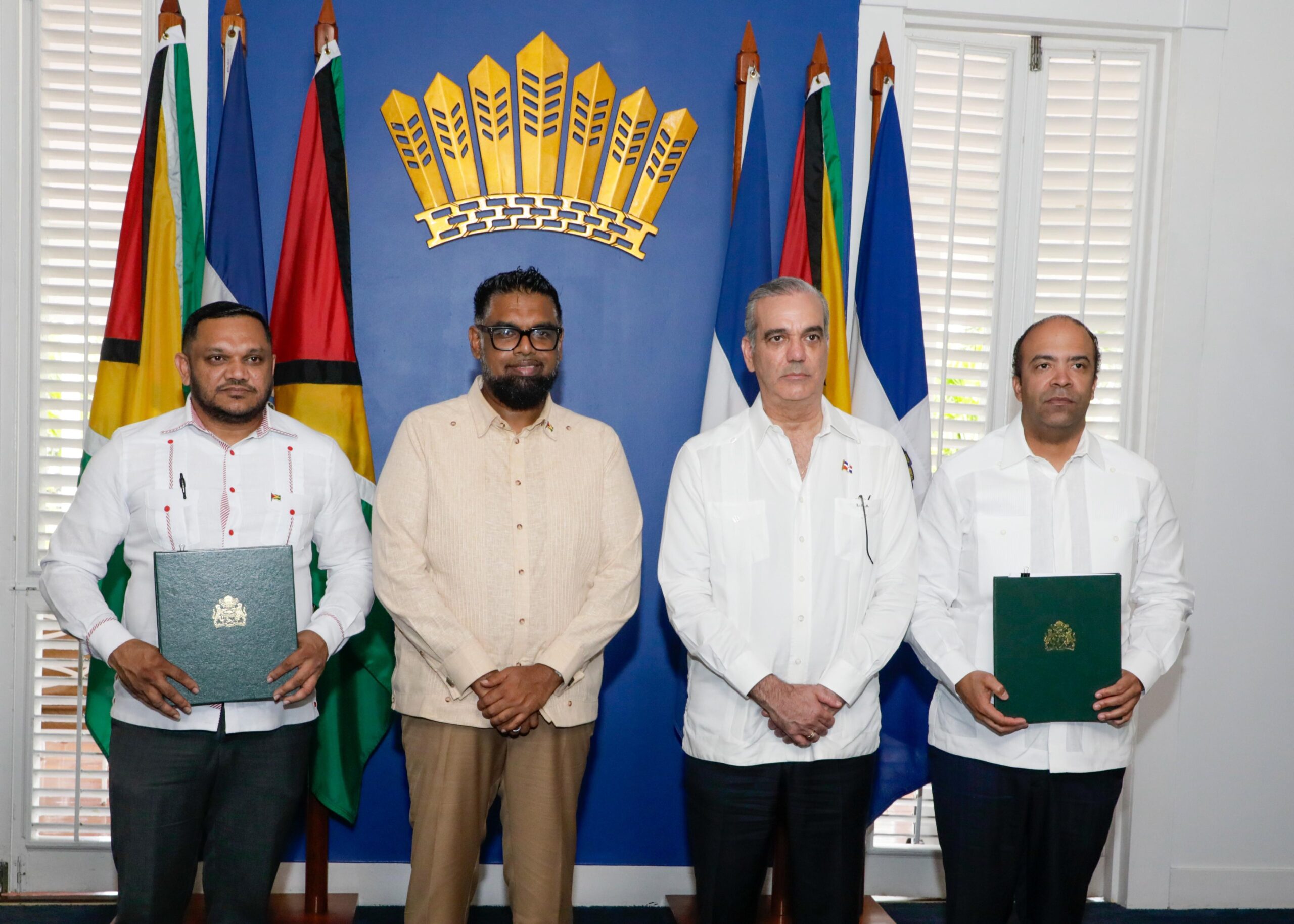 RD y Guyana firman contrato para exploración de bloque petrolero - Noticias de hoy en República Dominicana | De Último Minuto