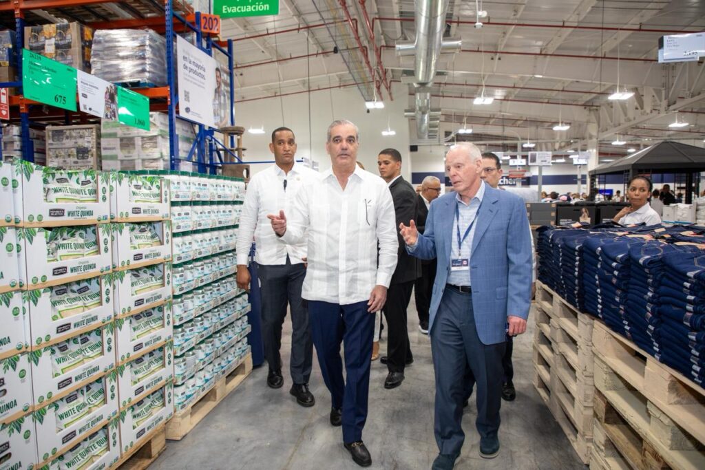 Abinader inaugura nueva sucursal de PriceSmart en La Romana; inversión supera los US$21 millones | 7 | Abinader inaugura nueva sucursal de PriceSmart en La Romana; inversión supera los US$21 millones - Noticias de hoy en República Dominicana | De Último Minuto