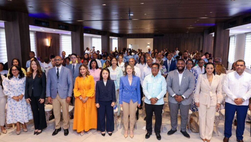Ministerio de la Mujer impulsa programa de liderazgo juvenil en el Gran Santo Domingo - Noticias de hoy en República Dominicana | De Último Minuto
