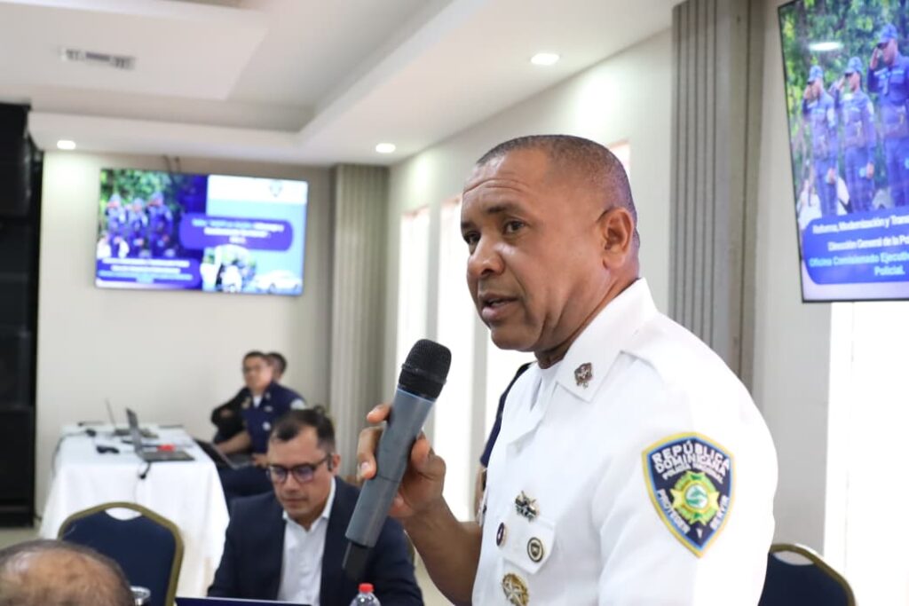 Policía Nacional fortalece implementación del nuevo modelo de servicio con taller de liderazgo territorial - Noticias de hoy en República Dominicana | De Último Minuto