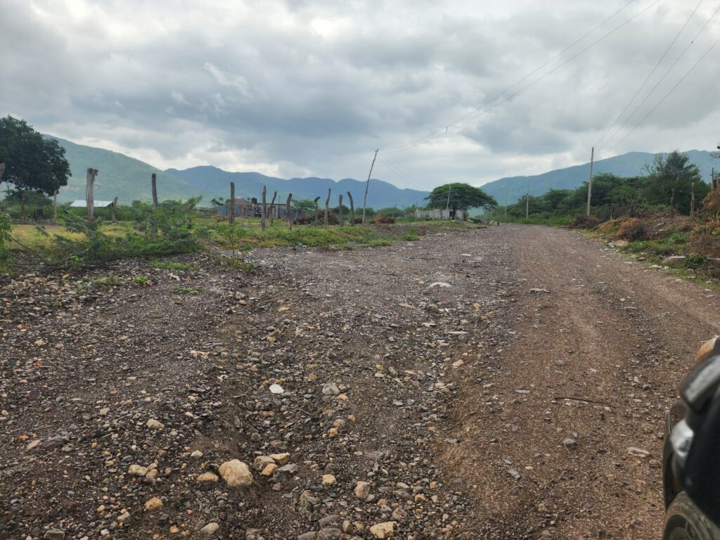 Comunidad de Azua denuncia abandono por falta de puente y carretera tras más de 40 años - Noticias de hoy en República Dominicana | De Último Minuto