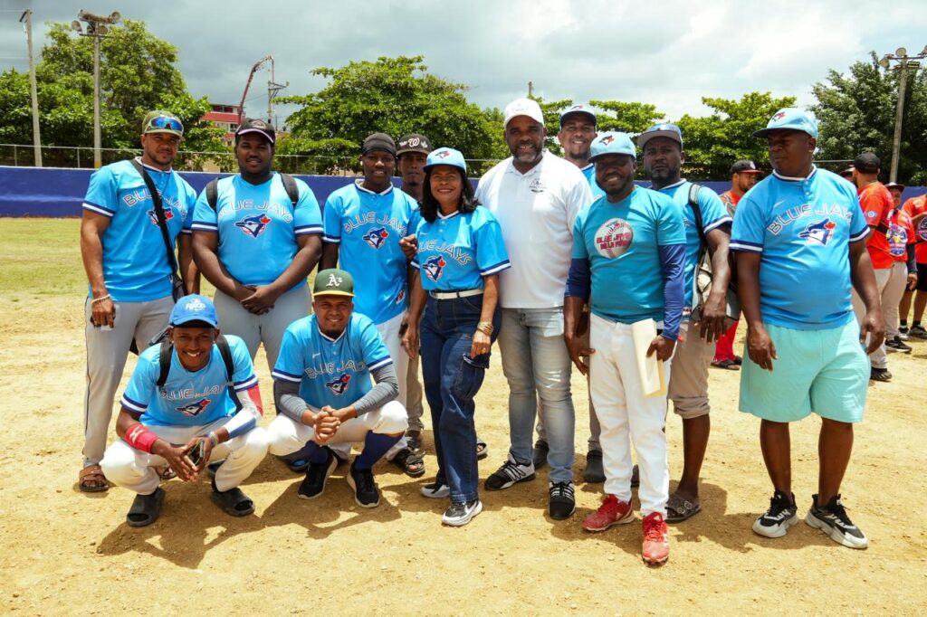Los Alcarrizos celebra su primer Clásico de Sóftbol - Noticias de hoy en República Dominicana | De Último Minuto