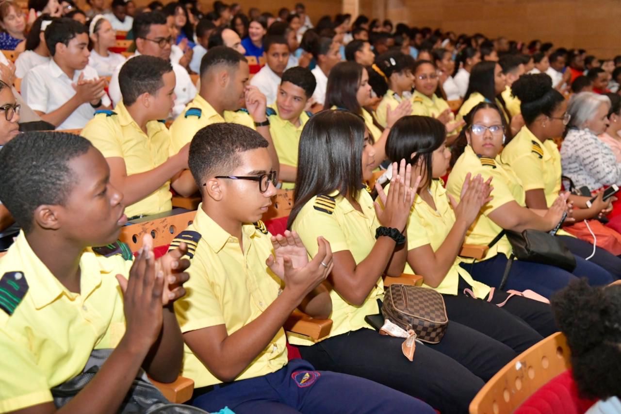 Fundación Macarrulla y Museo de la Resistencia anuncian concurso de ensayos sobre la libertad - Noticias de hoy en República Dominicana | De Último Minuto