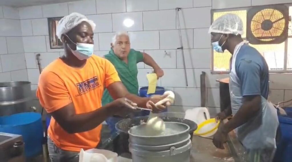 Salud Pública cierra temporalmente fábrica de lácteos en Santiago por violar normas sanitarias | 2 | Salud Pública cierra temporalmente fábrica de lácteos en Santiago por violar normas sanitarias - Noticias de hoy en República Dominicana | De Último Minuto