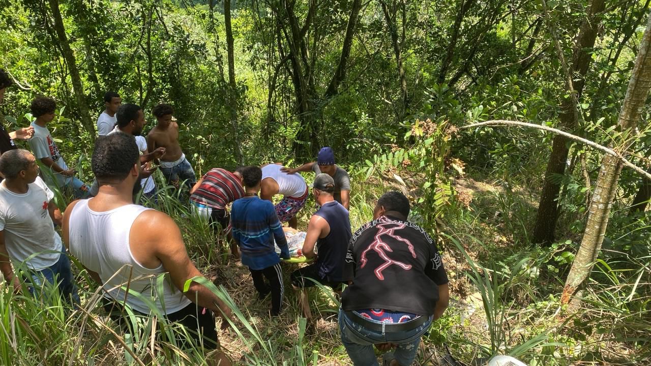 Dos fallecidos y dos heridos tras grúa caer en precipicio en el puerto Jarabacoa - La Vega - Noticias de hoy en República Dominicana | De Último Minuto